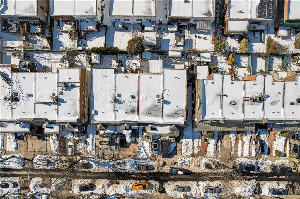 166 Pembroke Street Manhattan Beach Brooklyn NY 11235