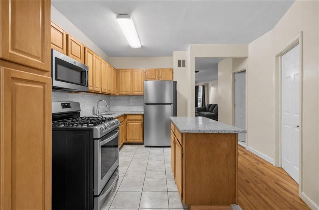 10 Gunther Place Ocean Hill Brooklyn NY 11233