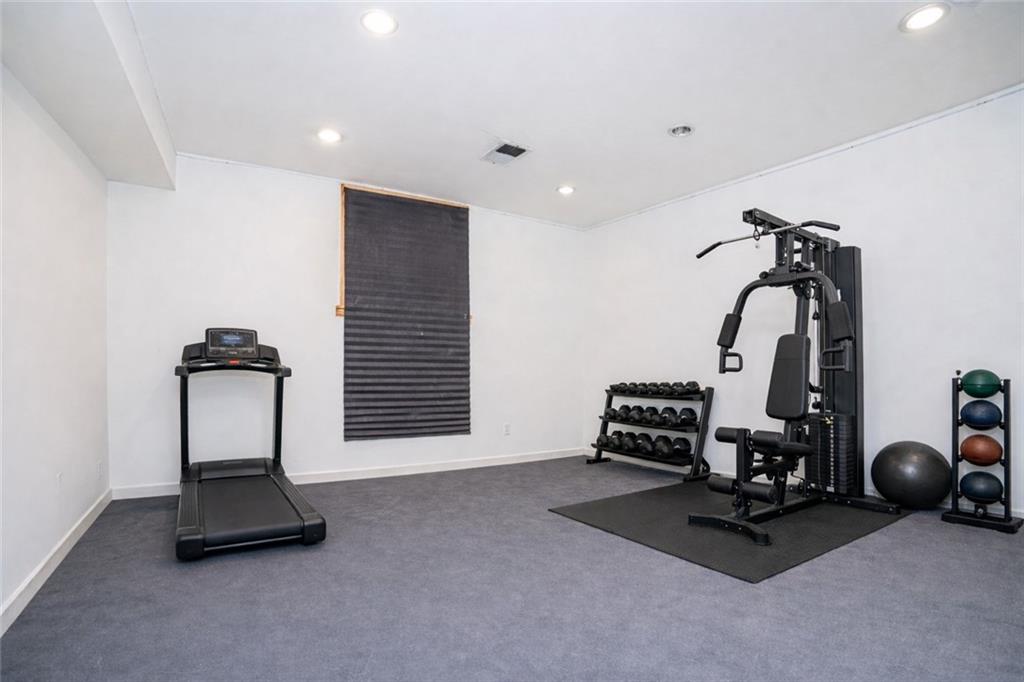 95 Woodlawn Avenue Grasmere Staten Island NY 10305