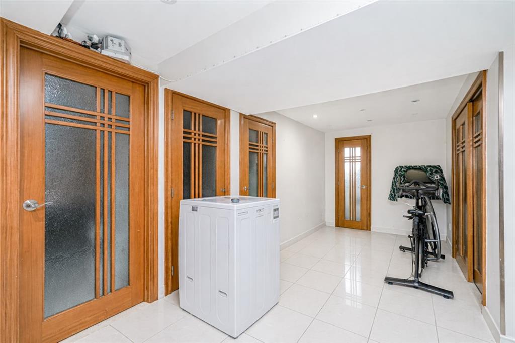 95 Woodlawn Avenue Grasmere Staten Island NY 10305