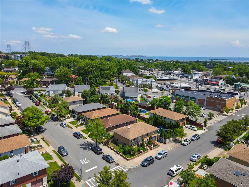 95 Woodlawn Avenue Grasmere Staten Island NY 10305