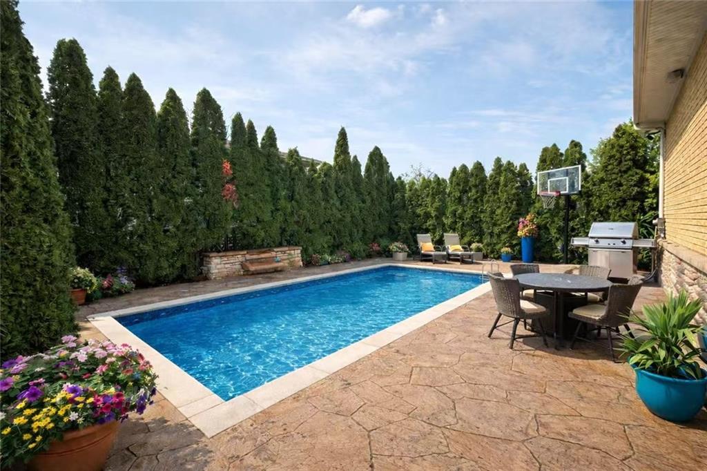 95 Woodlawn Avenue Grasmere Staten Island NY 10305