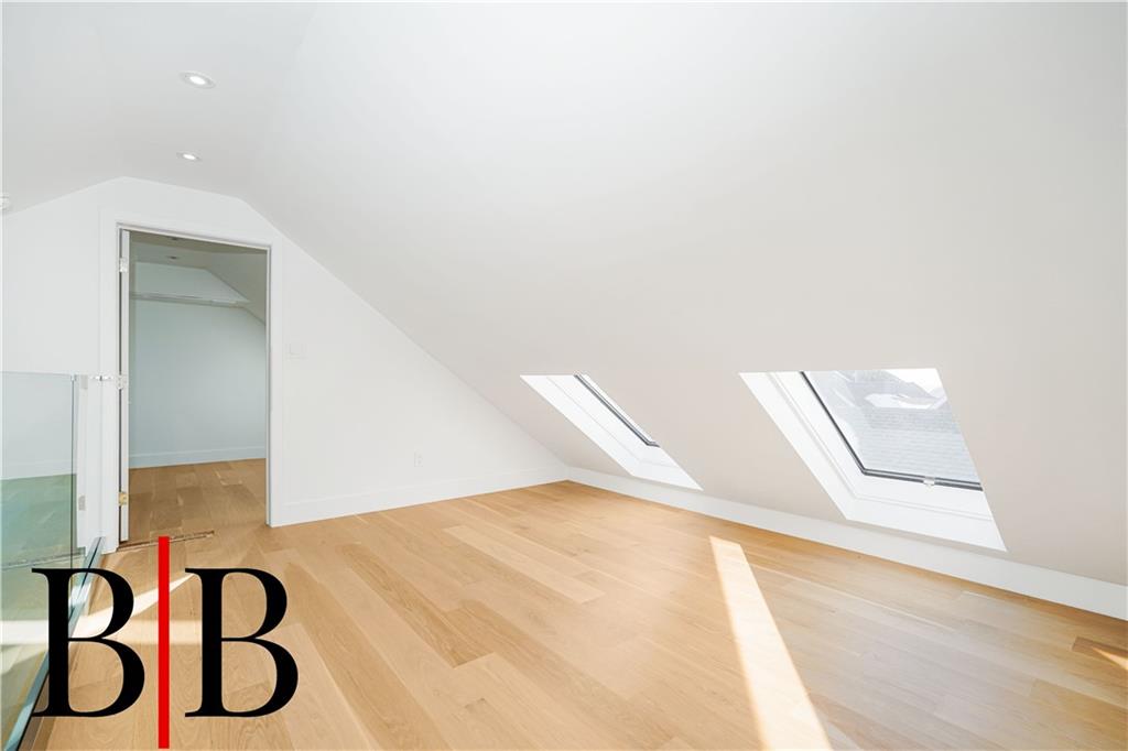 82 Piedmont Avenue Richmond Town Staten Island NY 10305