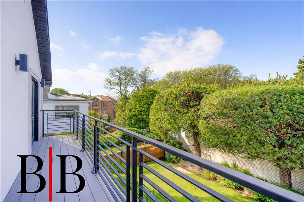 82 Piedmont Avenue Richmond Town Staten Island NY 10305