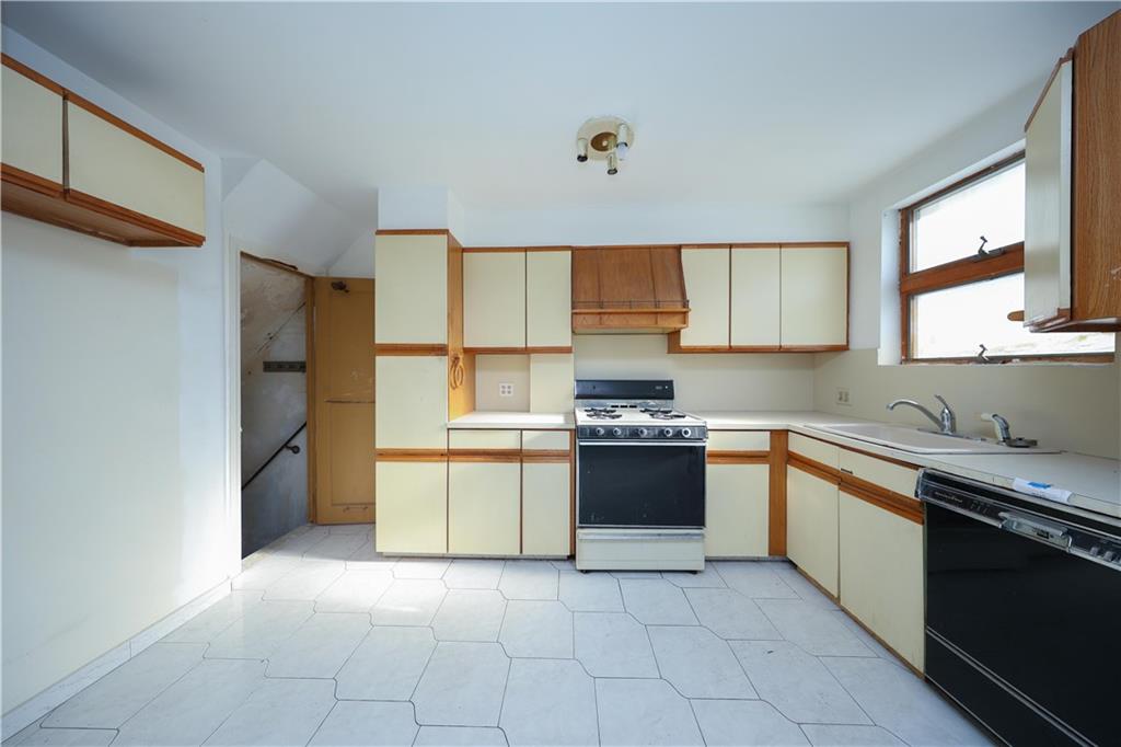 1593 Independence Avenue Dyker Heights Brooklyn NY 11228