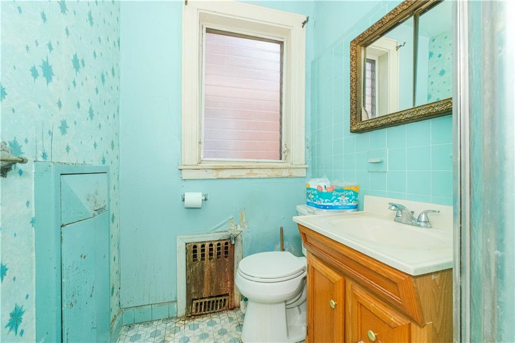 6252 80th Road Glendale Glendale NY 11385