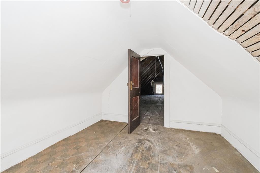 6252 80th Road Glendale Glendale NY 11385