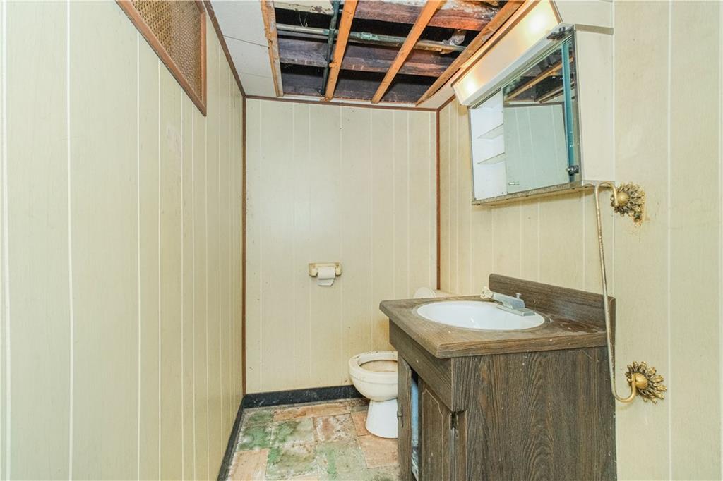 6252 80th Road Glendale Glendale NY 11385