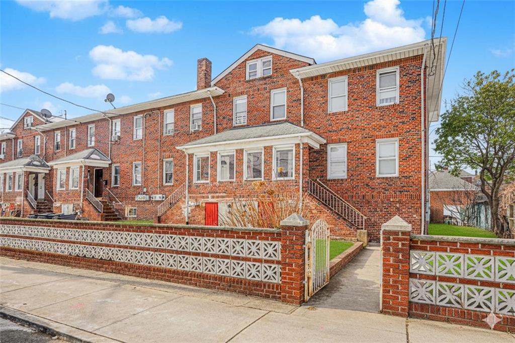 53 Grant Place Grant City Staten Island NY 10306