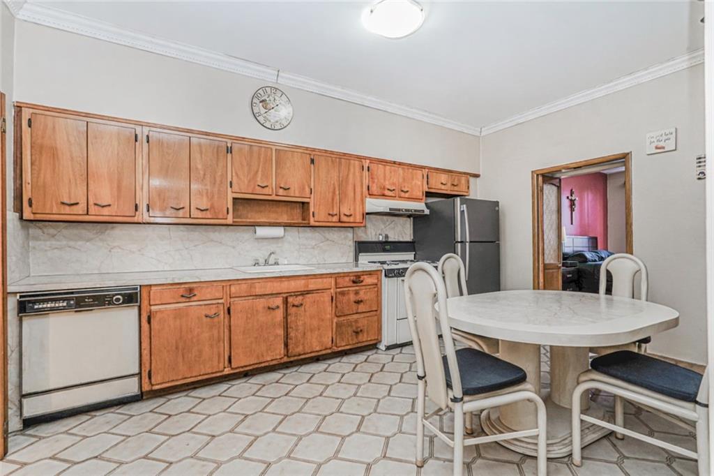 1831 62nd Street Bensonhurst Brooklyn NY 11204