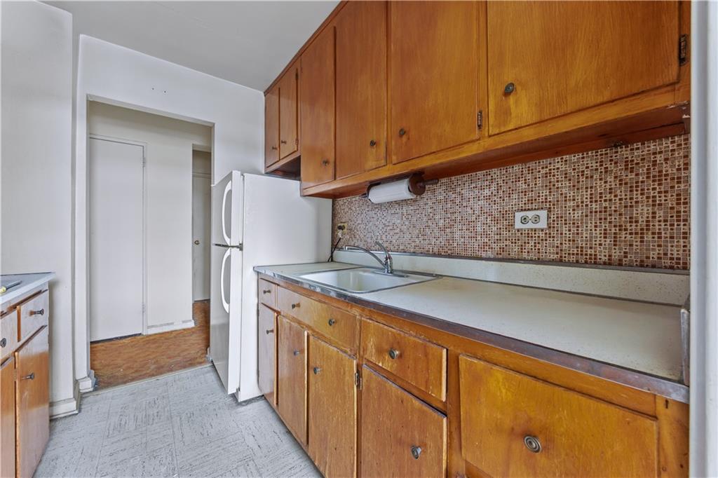 2580 Ocean Parkway Gravesend Brooklyn NY 11235