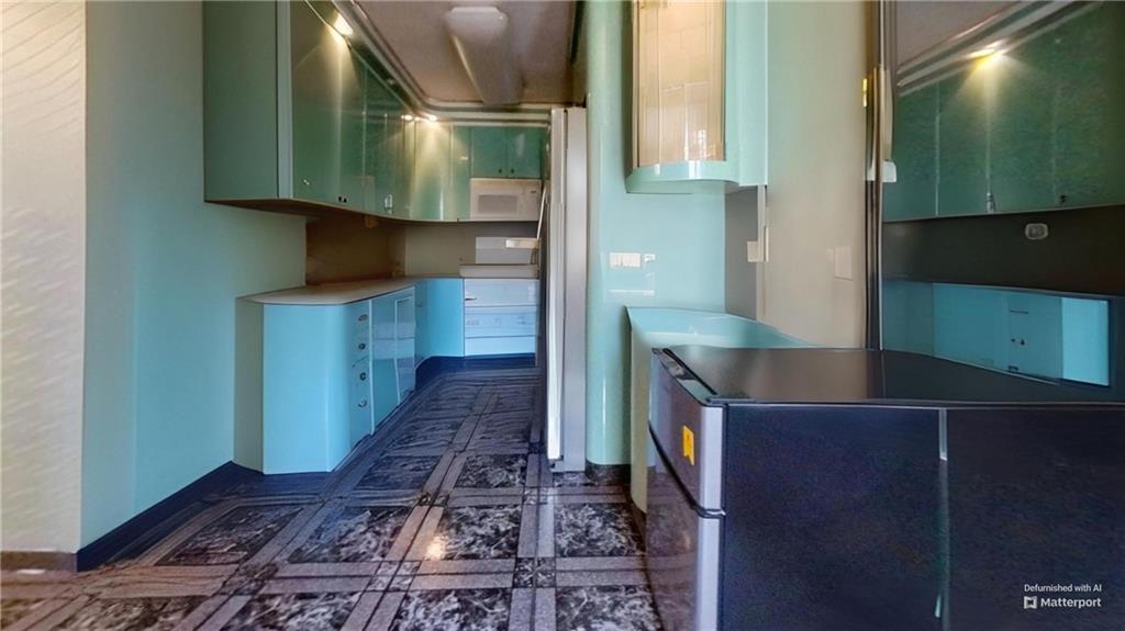 2 West End Avenue Manhattan Beach Brooklyn NY 11235