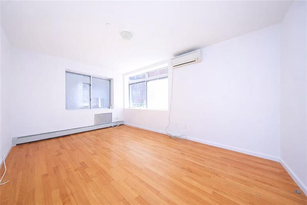 8106 Baxter Avenue Elmhurst Elmhurst NY 11373