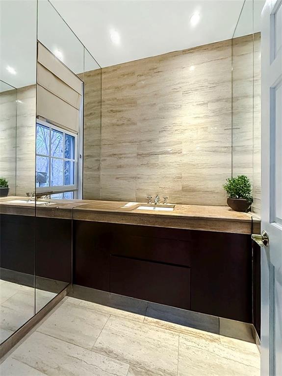 2 Warrenton Lane Jersey City Other NJ 07722