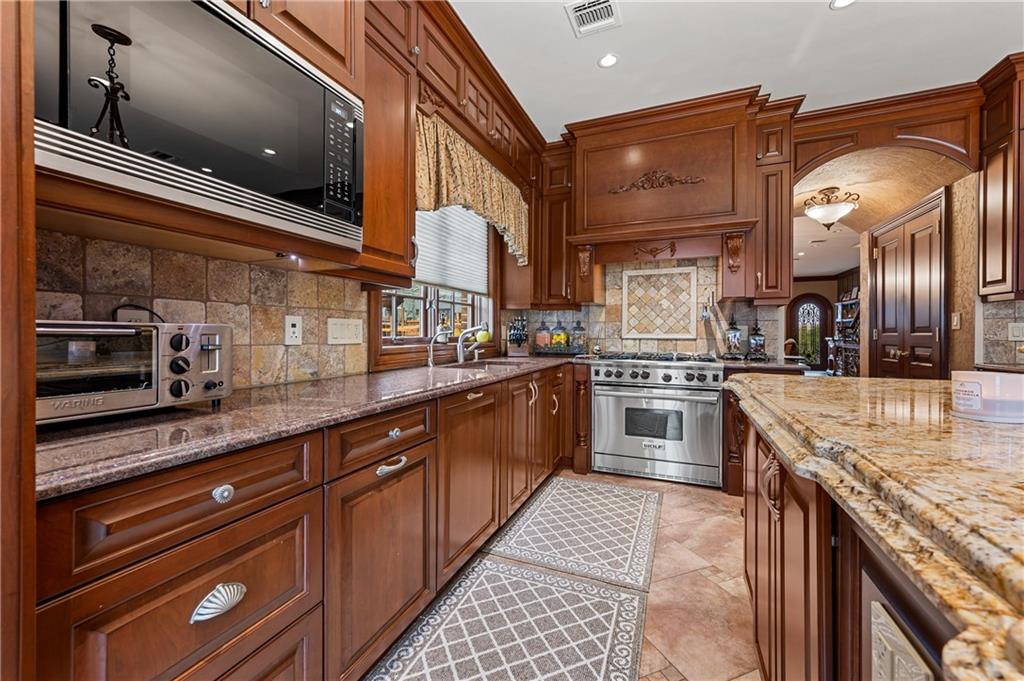 7923 11th Avenue Dyker Heights Brooklyn NY 11228