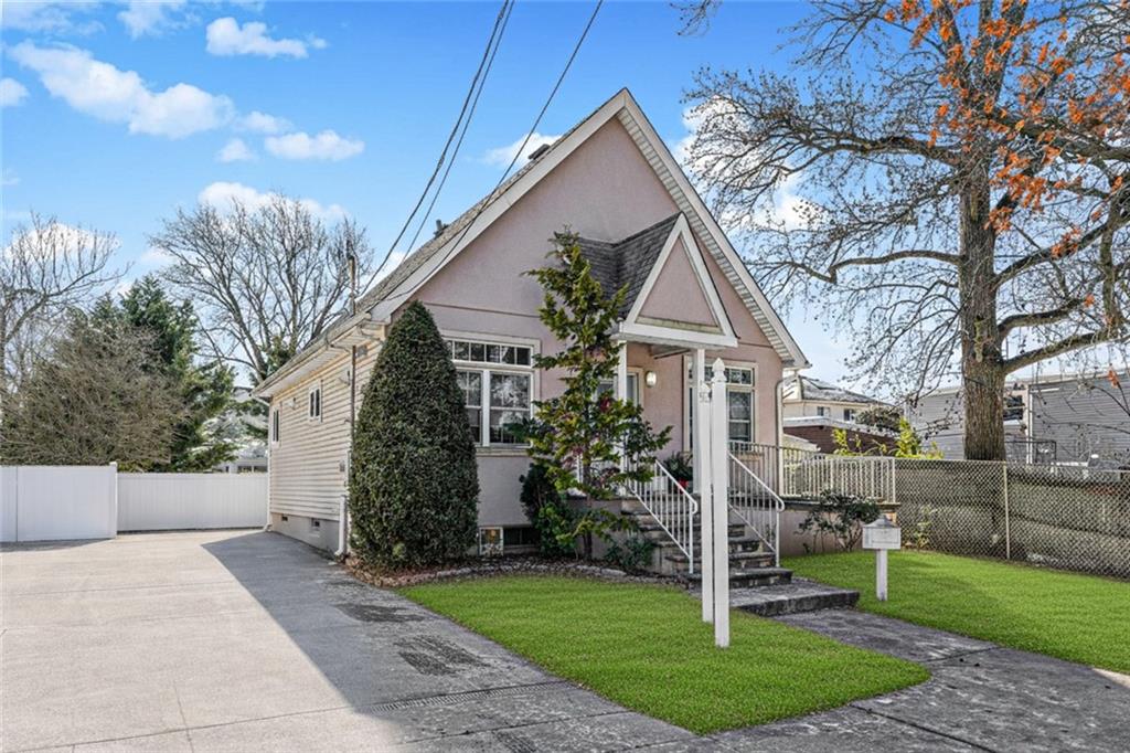 1562 Drumgoole Road Prince's Bay Staten Island NY 10309