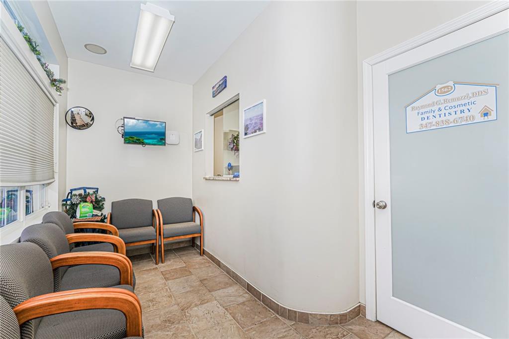 1562 Drumgoole Road Prince's Bay Staten Island NY 10309