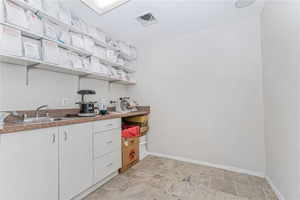 1562 Drumgoole Road Prince's Bay Staten Island NY 10309