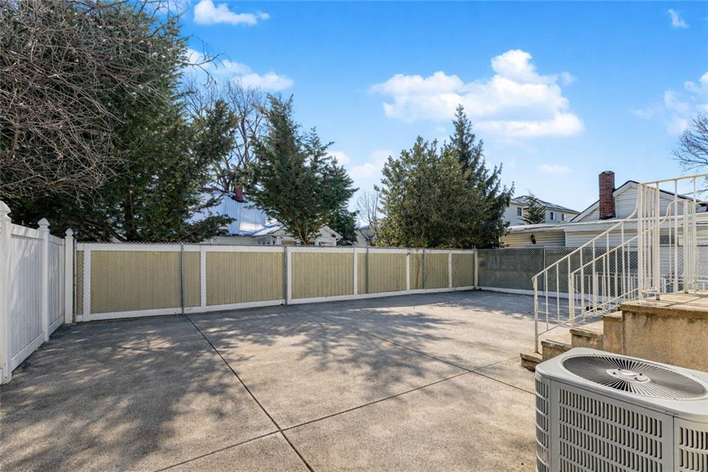 1562 Drumgoole Road Prince's Bay Staten Island NY 10309