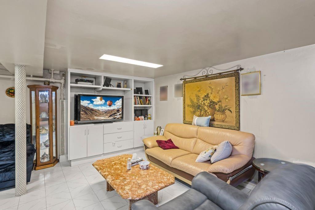 7308 19th Avenue Bensonhurst Brooklyn NY 11204