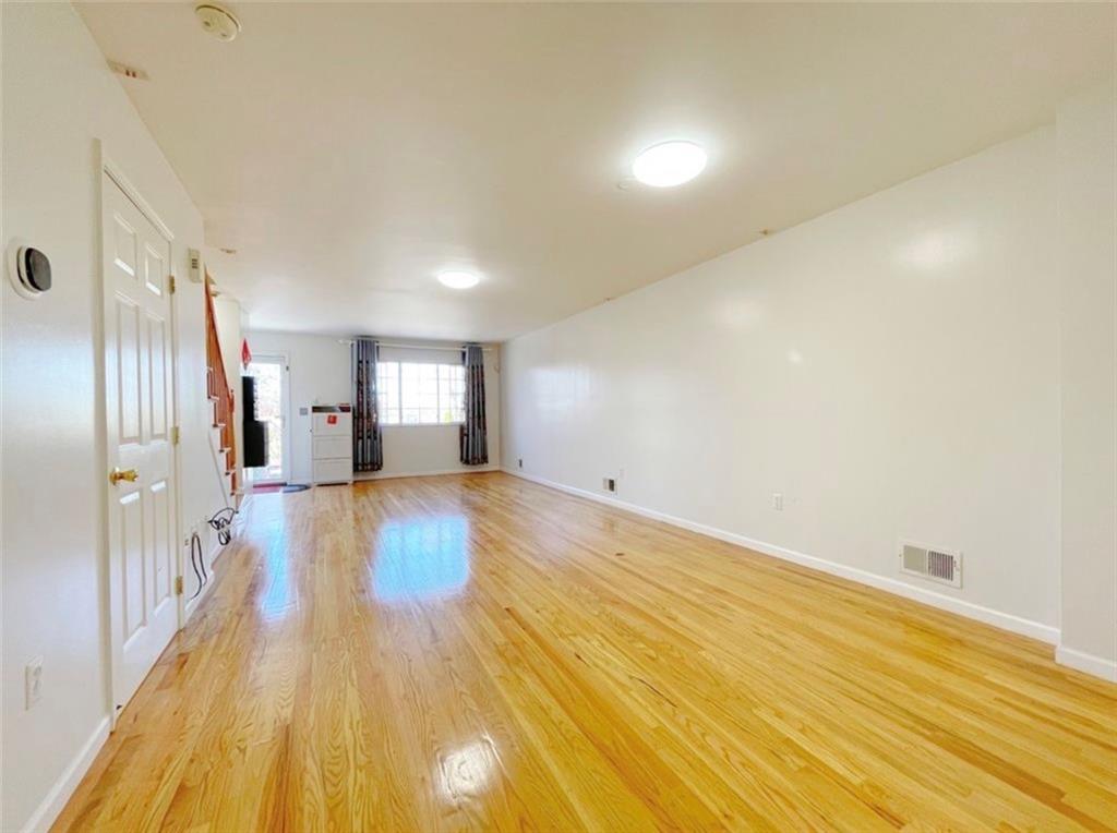 372 Maryland Avenue Rosebank Staten Island NY 10305