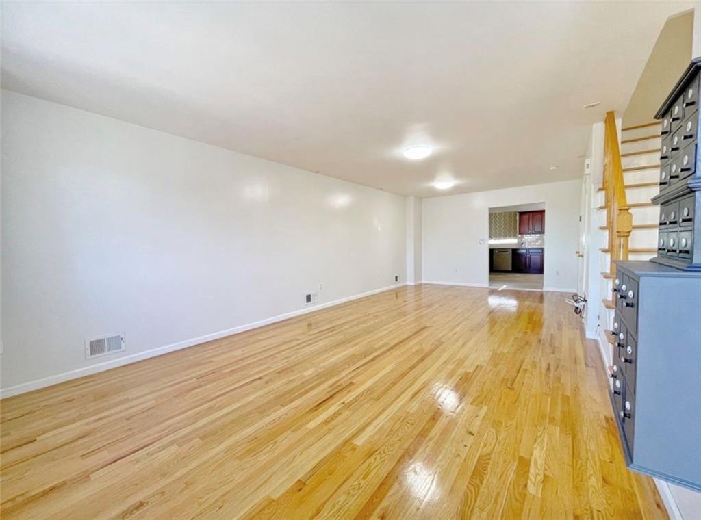 372 Maryland Avenue Rosebank Staten Island NY 10305