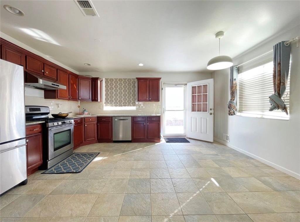 372 Maryland Avenue Rosebank Staten Island NY 10305