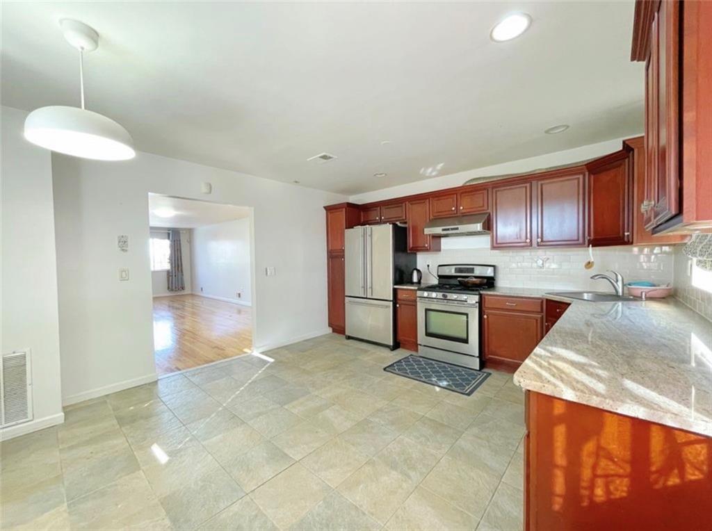 372 Maryland Avenue Rosebank Staten Island NY 10305