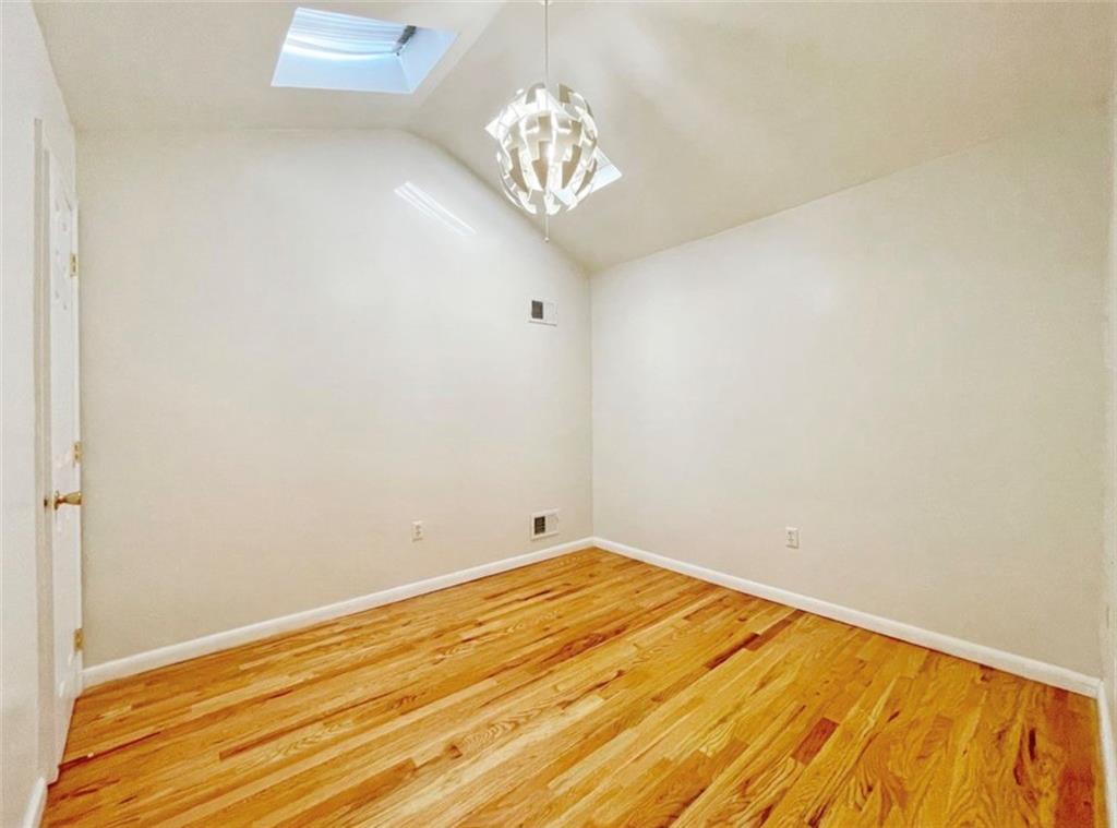 372 Maryland Avenue Rosebank Staten Island NY 10305