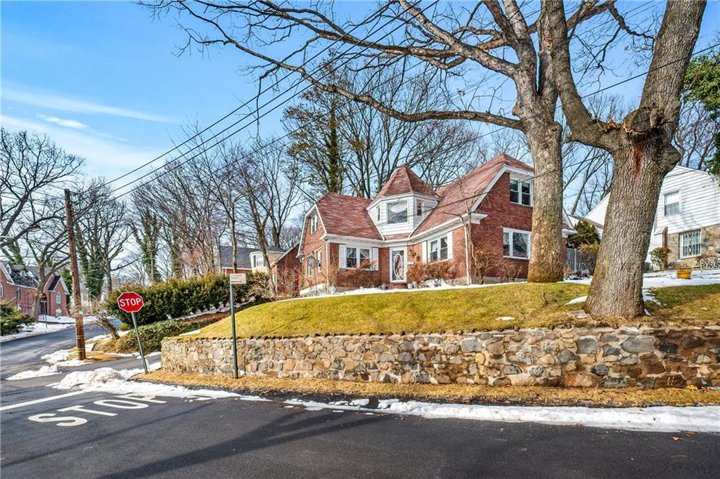 34 Holsman Road Grymes Hill Staten Island NY 10301