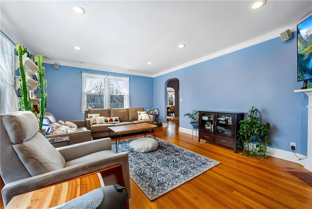 34 Holsman Road Grymes Hill Staten Island NY 10301