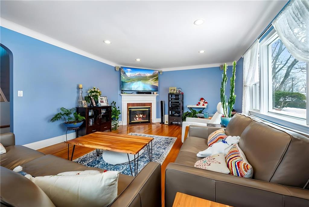 34 Holsman Road Grymes Hill Staten Island NY 10301