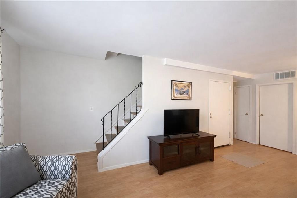 21 Richmond Court Mariner's Harbor Staten Island NY 10303