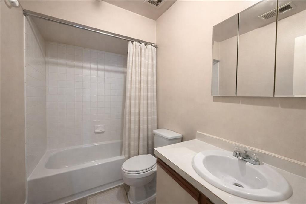 21 Richmond Court Mariner's Harbor Staten Island NY 10303