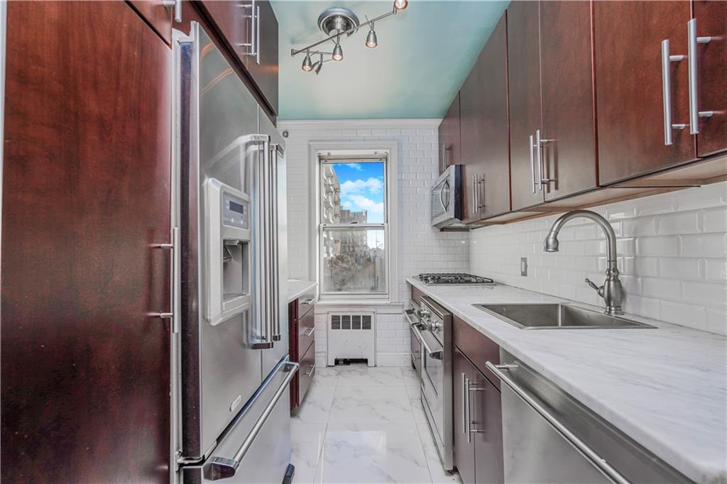 12116 Ocean Promenade Rockaway Park Rockaway Park NY 11694