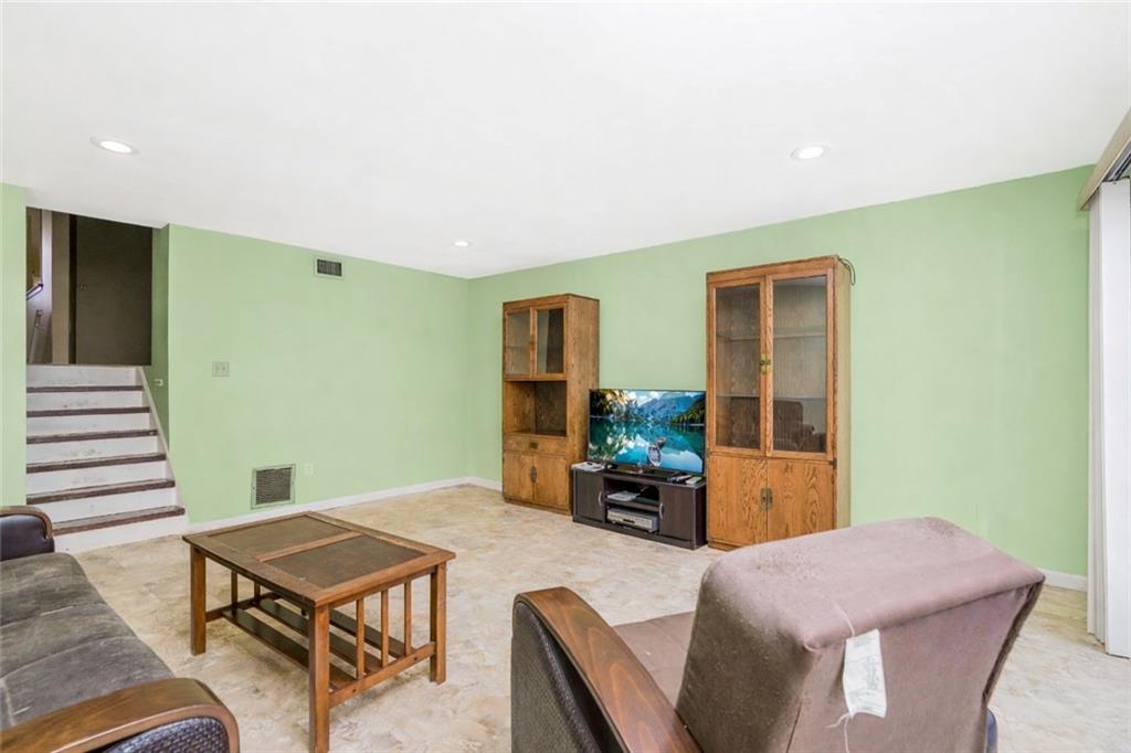 222 Forest Green Arden Heights Staten Island NY 10314