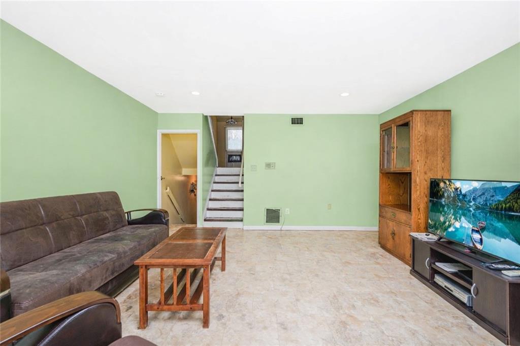 222 Forest Green Arden Heights Staten Island NY 10314