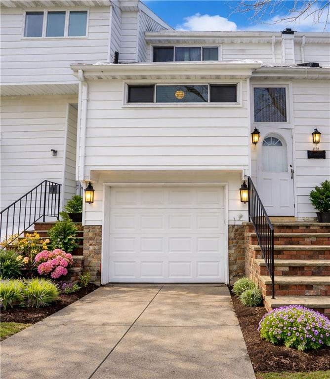 222 Forest Green Arden Heights Staten Island NY 10314