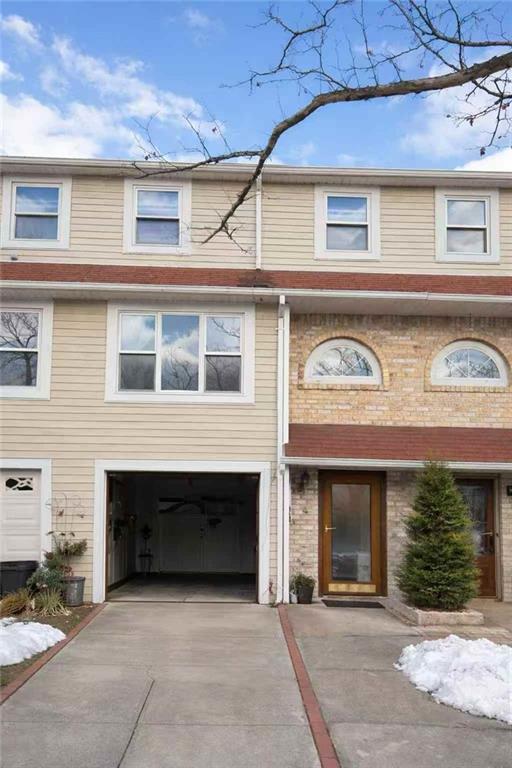 49 Caswell Lane Bulls Head Staten Island NY 10314