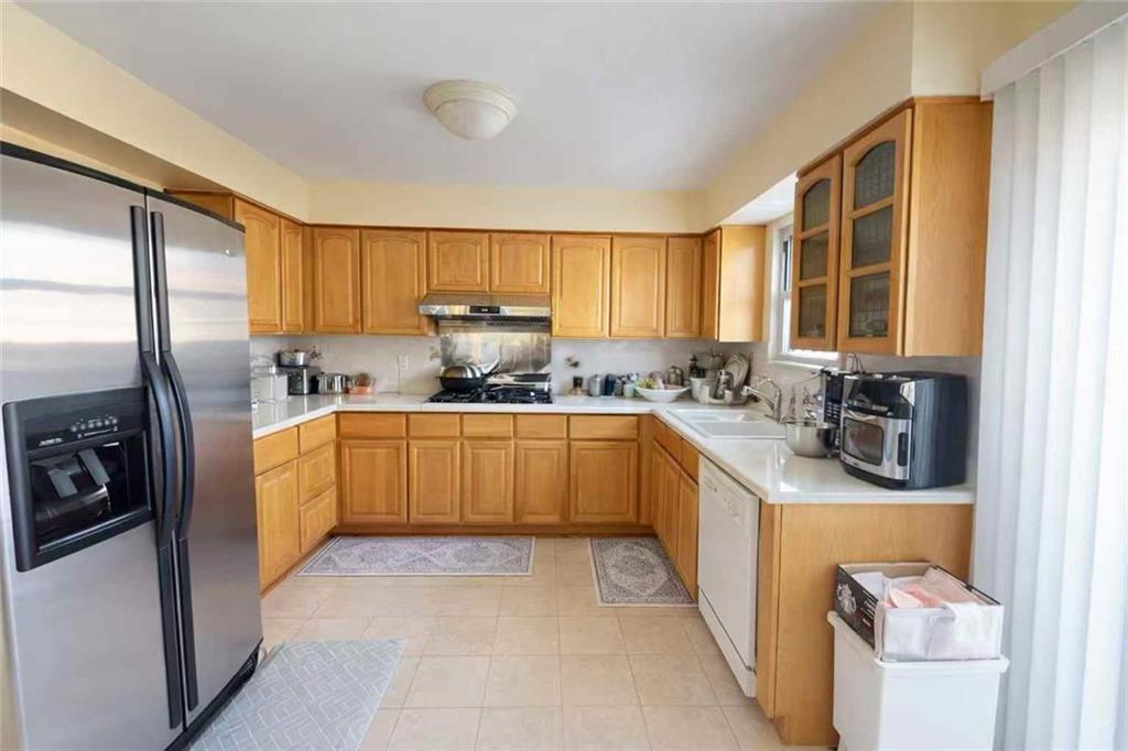 49 Caswell Lane Bulls Head Staten Island NY 10314