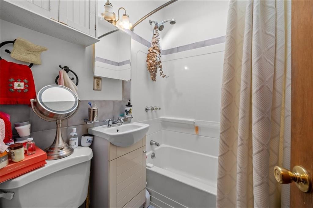 9315 Lafayette Walk Bay Ridge Brooklyn NY 11209