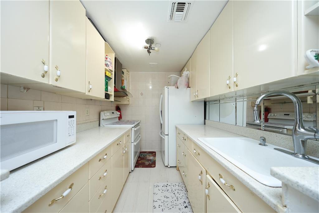 339 Avenue P Bensonhurst Brooklyn NY 11204