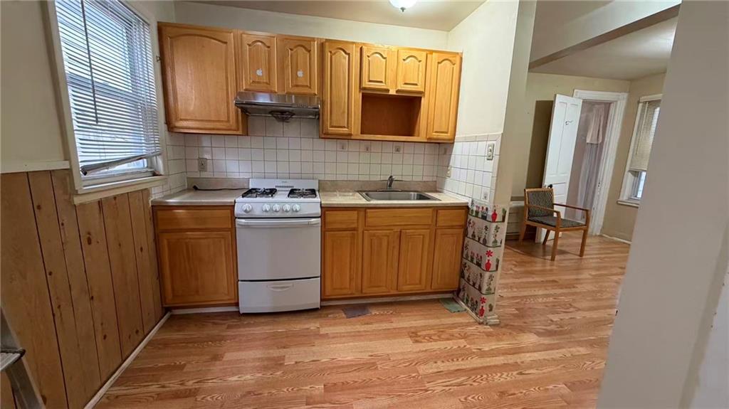 93-09 43rd Avenue Elmhurst Elmhurst NY 11373