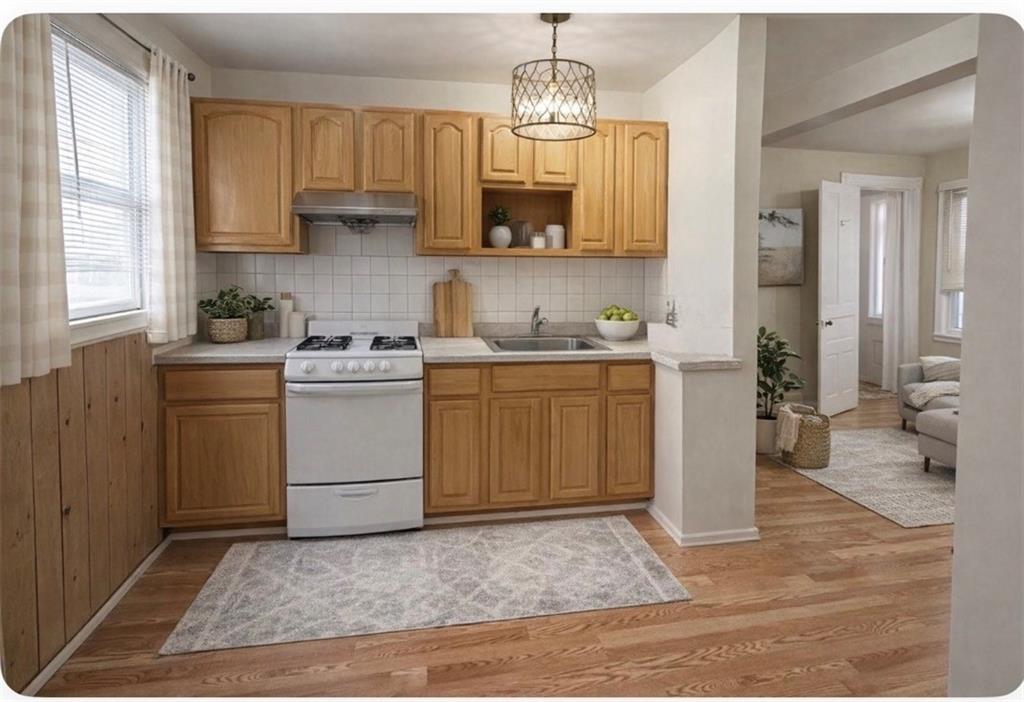 93-09 43rd Avenue Elmhurst Elmhurst NY 11373