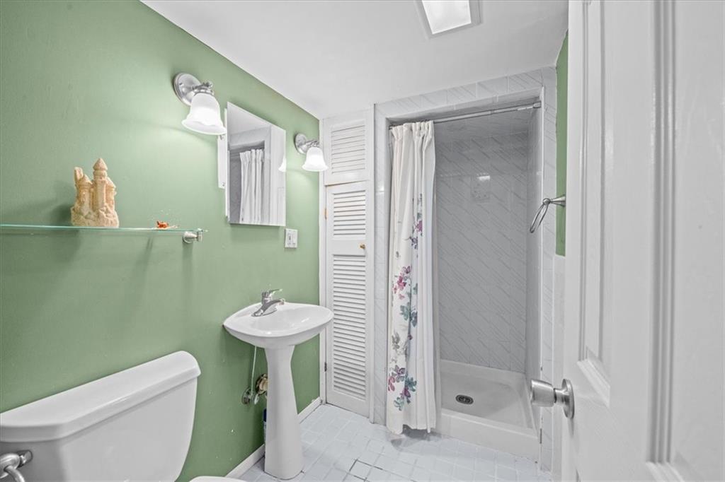 81 Dictum Ct. Gerritsen Beach Brooklyn NY 11229