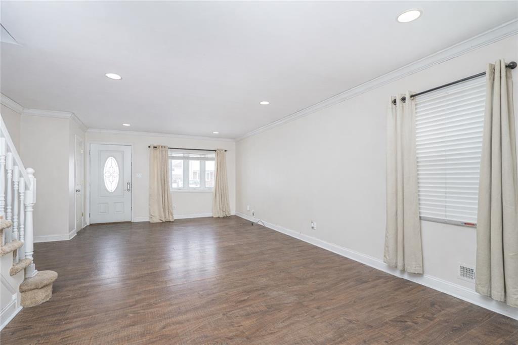 310 Chesterton Avenue Oakwood Staten Island NY 10306