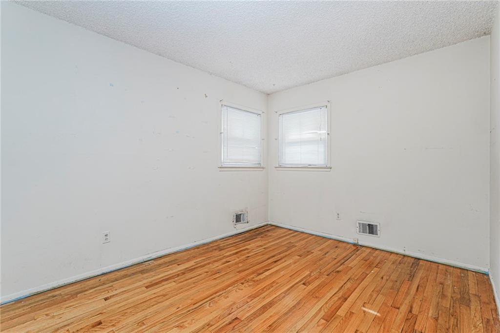 310 Chesterton Avenue Oakwood Staten Island NY 10306