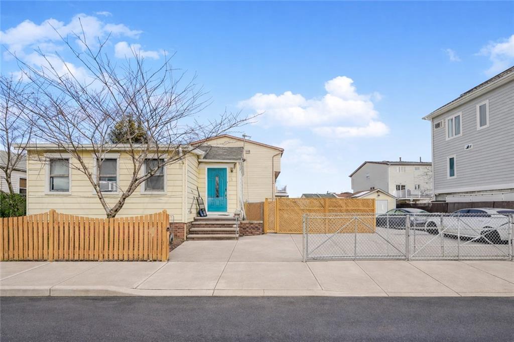 5 Milbank Road Oakwood Staten Island NY 10306