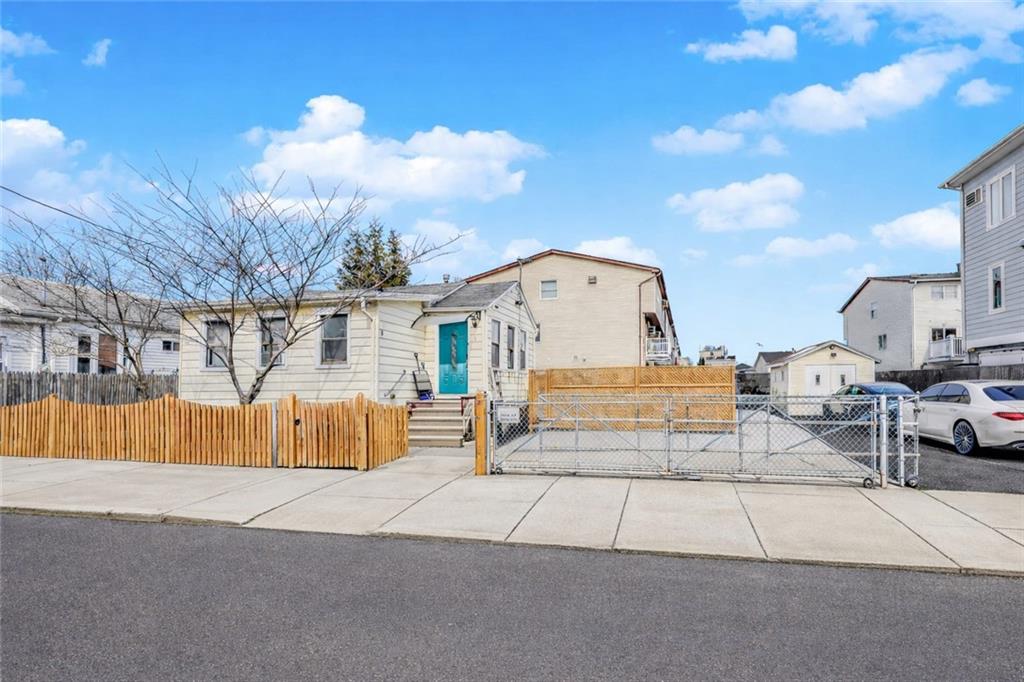 5 Milbank Road Oakwood Staten Island NY 10306