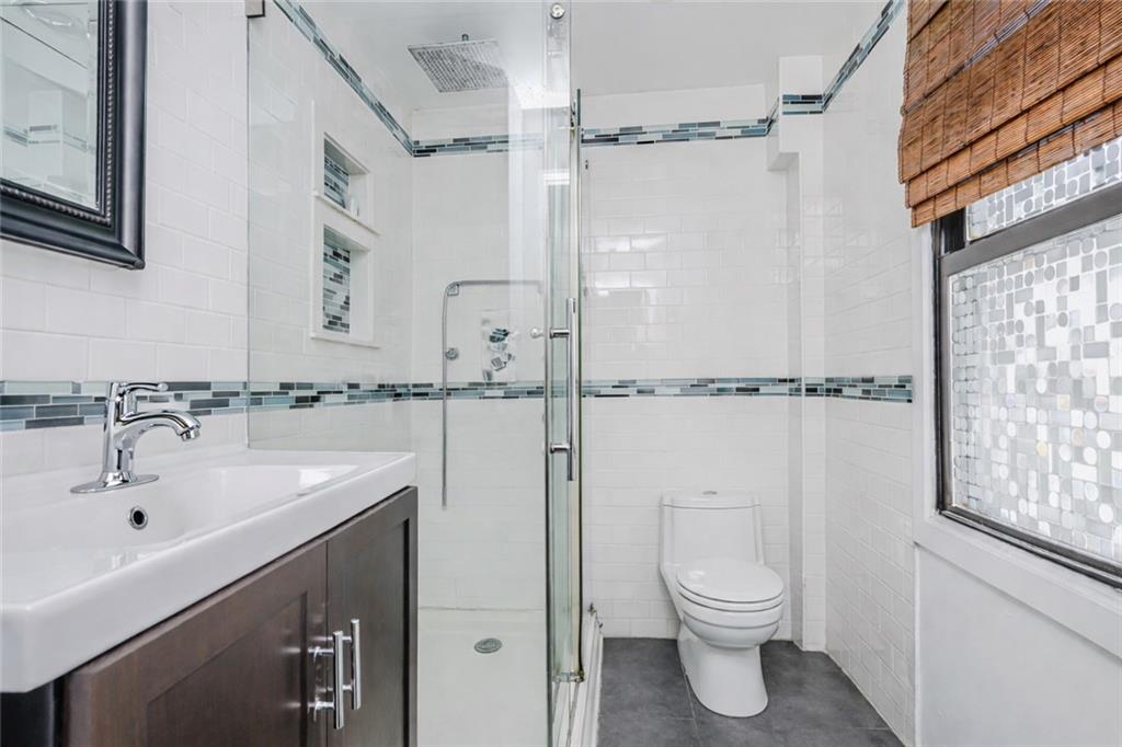 5 Milbank Road Oakwood Staten Island NY 10306